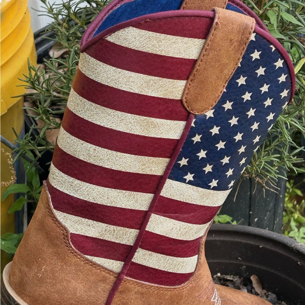 Twister Navy Blue and Brown Leather-Trim Boot Interior